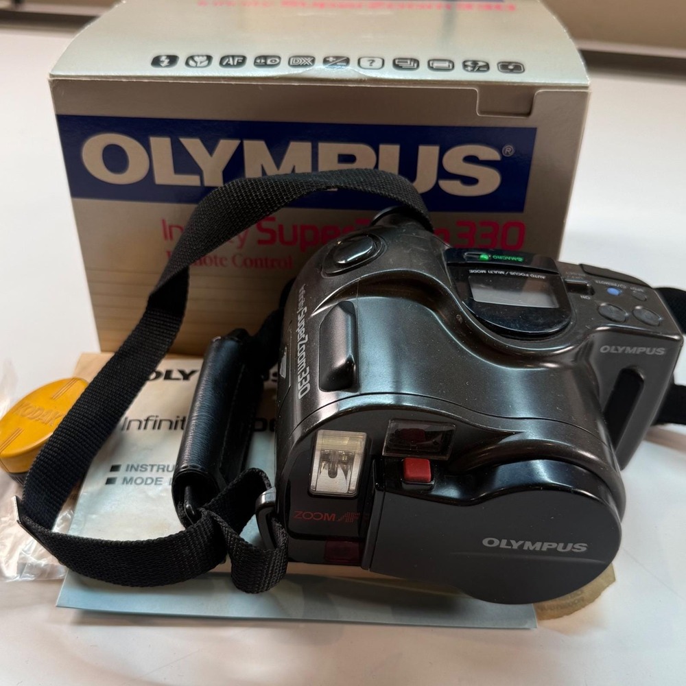 Olympus Infinity SuperZoom 330 Film Camera with Box Manual 1992 UNTESTED